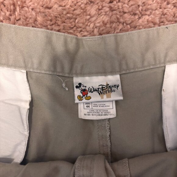 Vintage Walt Disney World Mens Khaki Cargo Shorts Size 44 Pockets Theme Park - Picture 3 of 8